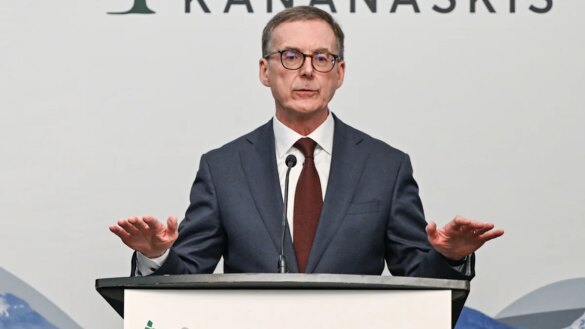 Macklem Rate Hike Warning as Oil Pushes Inflation to 3%